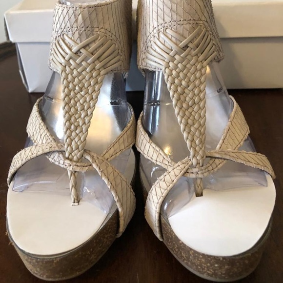 Chi by Carlos Falchi "THALIA" Beige Wedges 8.5M - Picture 1 of 8